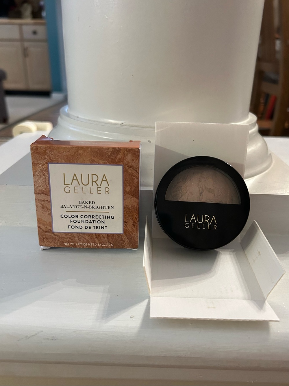 NIB Laura Geller Baked Balance-N-Brighten foundation, Medium